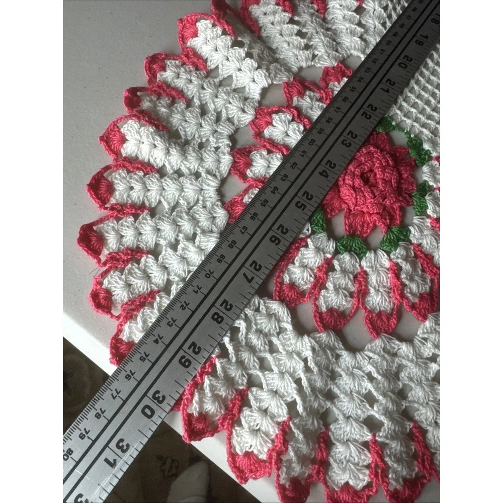 VINTAGE HAND-CROCHETED RED ROSE‎ TABLE RUNNER Cottage Core Grandma Chic